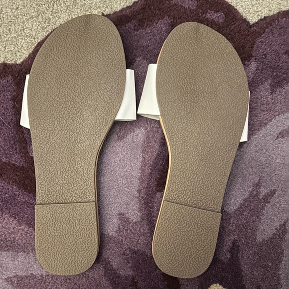 2 Pair Rue21 Flats Black + White Size: 9 - Picture 4 of 5